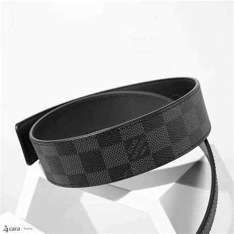 damier print belt.